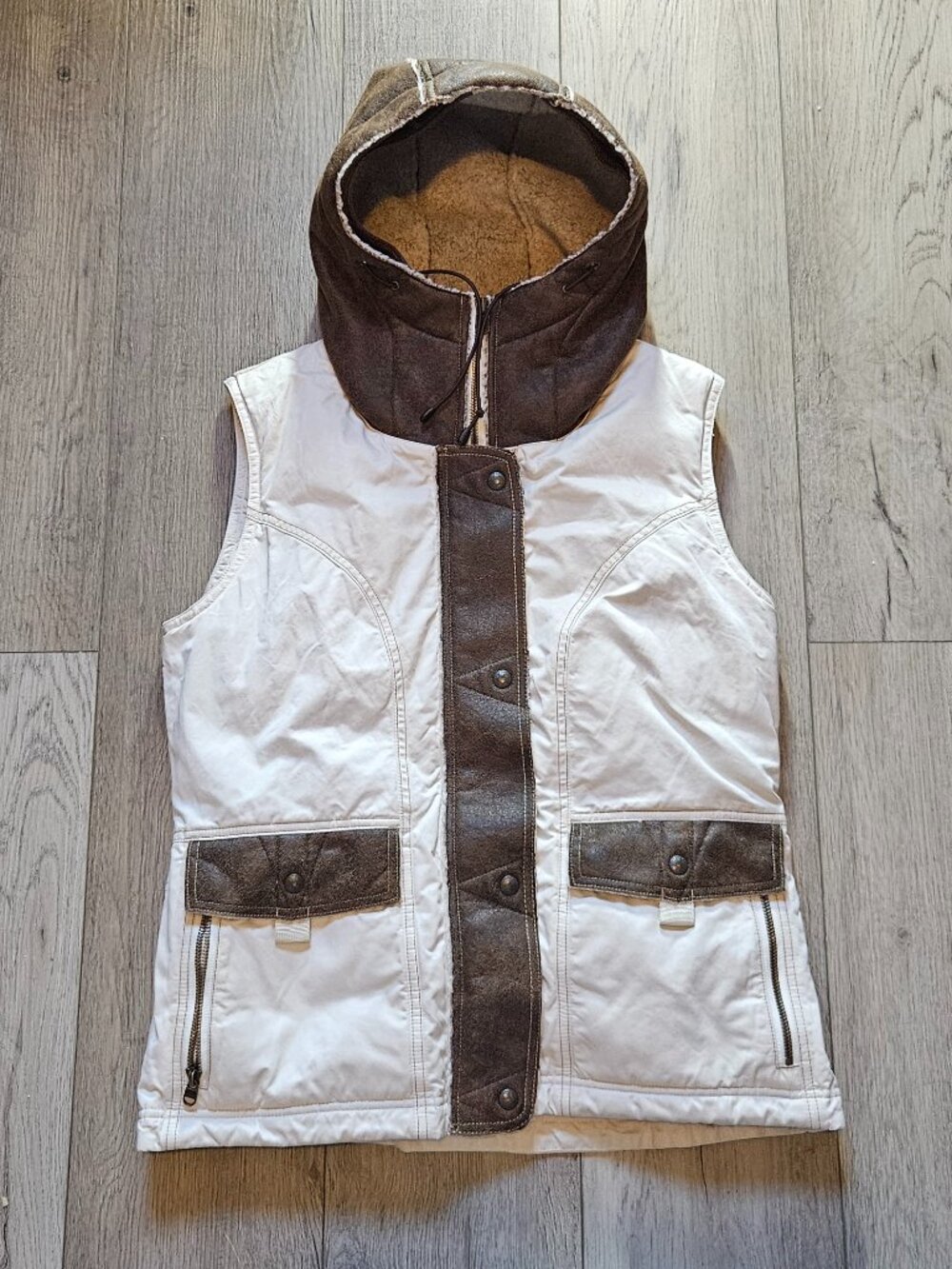 Kuhl Projekt Women’s L Cream Goose Down Outdoor Mountain Vest Gorpcore Hood